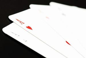 È tornato il gioco delle tre carte