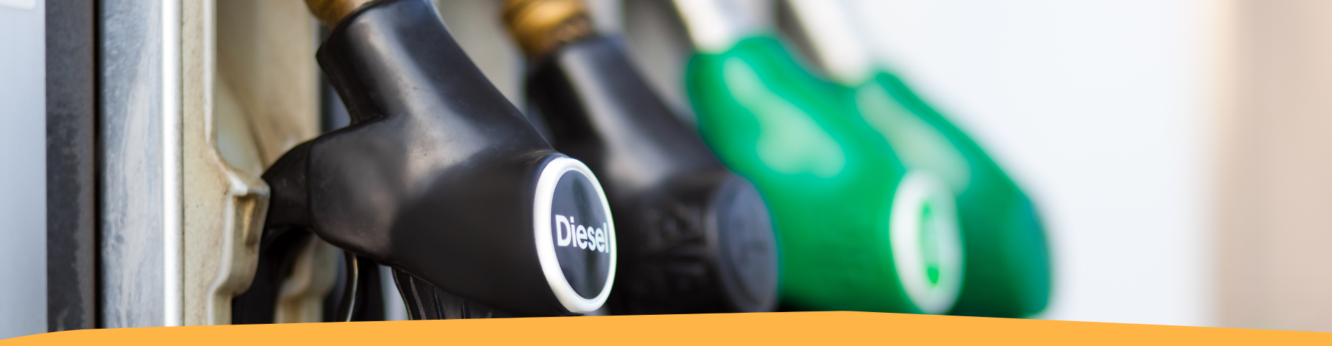 Crisi internazionale e rincari del carburante: allarme per le imprese di trasporto merci e persone